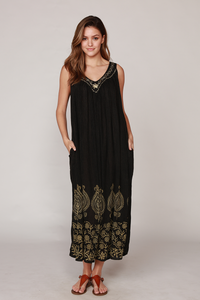 Long crinkle dress in black rayon with embroidery and print