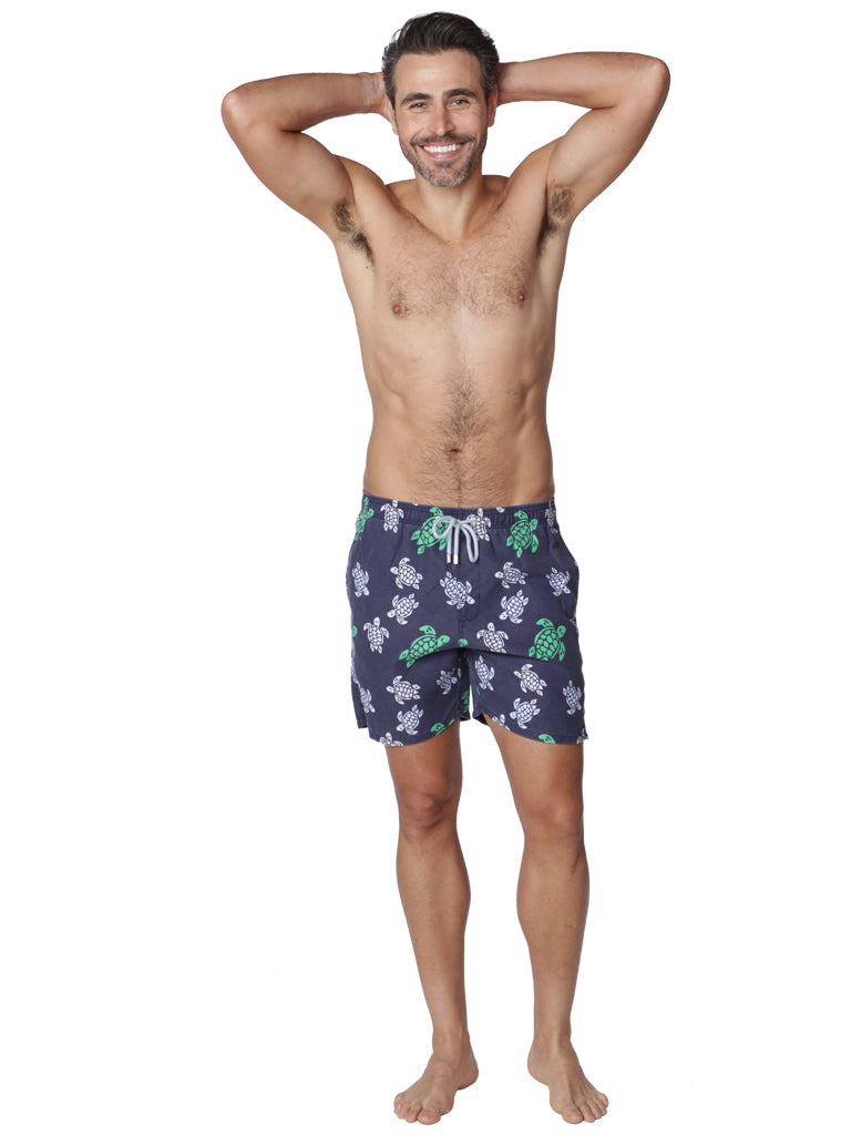 Men's shorts in a "two-turtles" print.